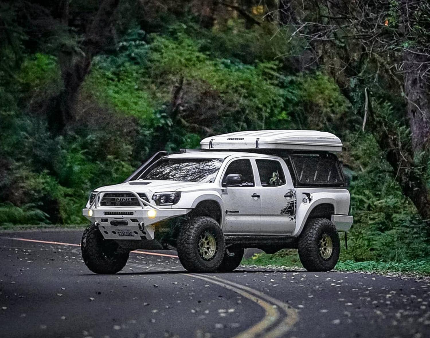 Maggiolina AutoHome Expanding Rooftop Camping Tent - Top of vehicle pop-up tent