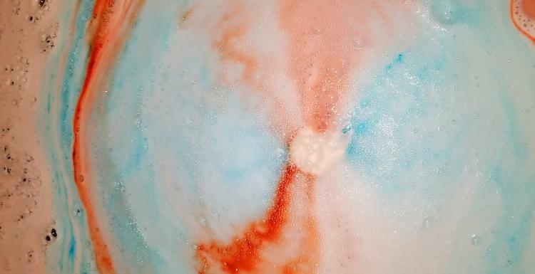 Shark Bath Bomb - Bloody Mouth Shark Attack Bath Bomb