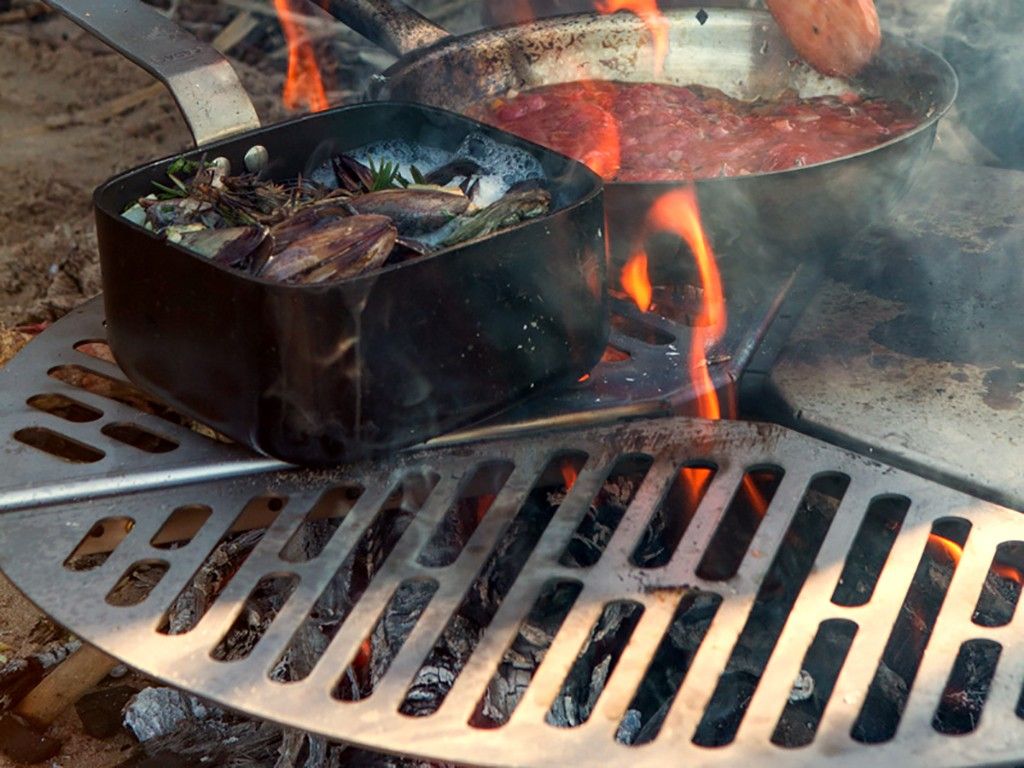 Spare Tire Mount BBQ Camping Grill - Portable tire mount BBQ Grate