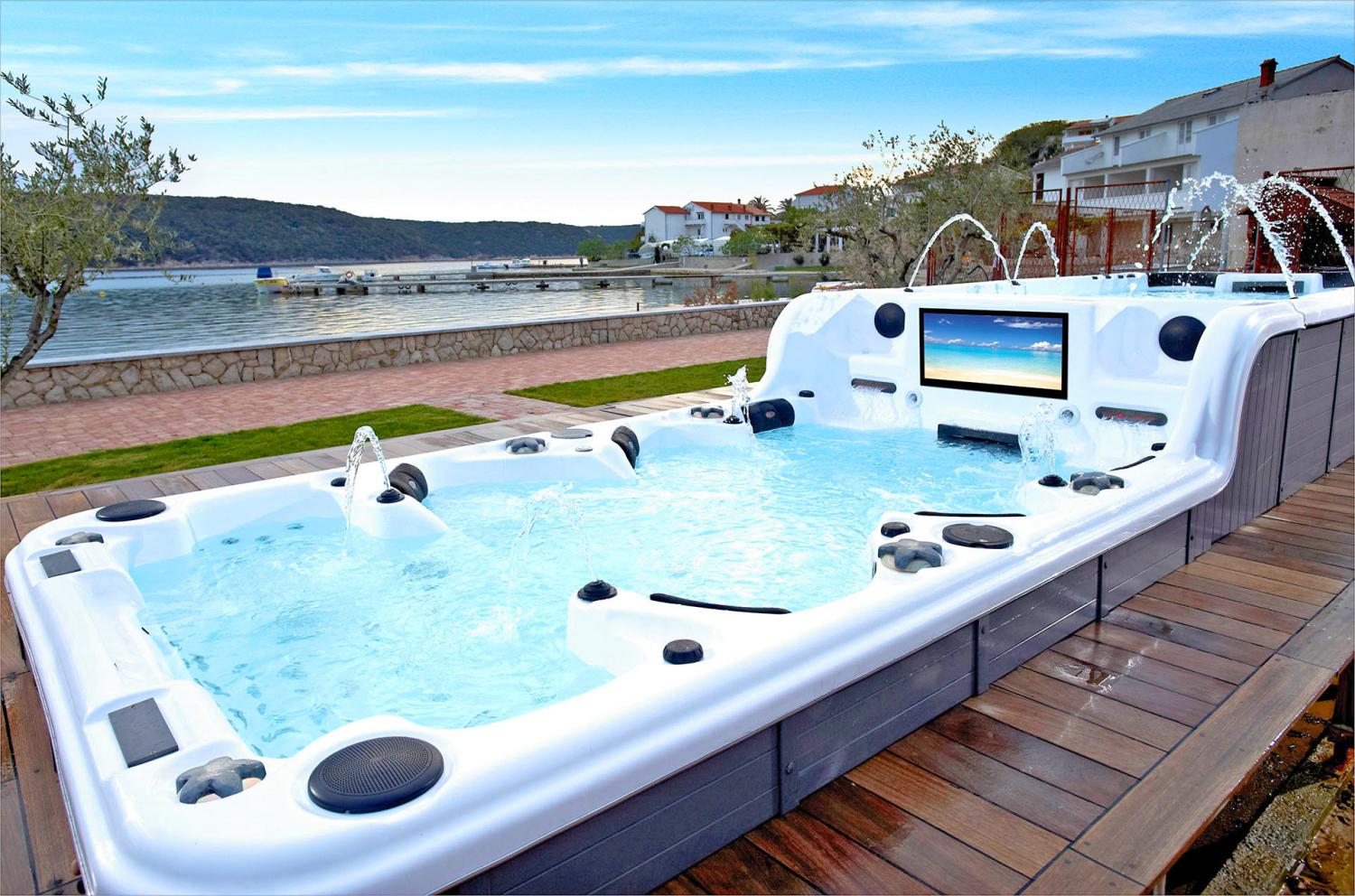 The Ultimate Hot Tub - Two level hot tub with built-in tv - Two tier spa part hot tub