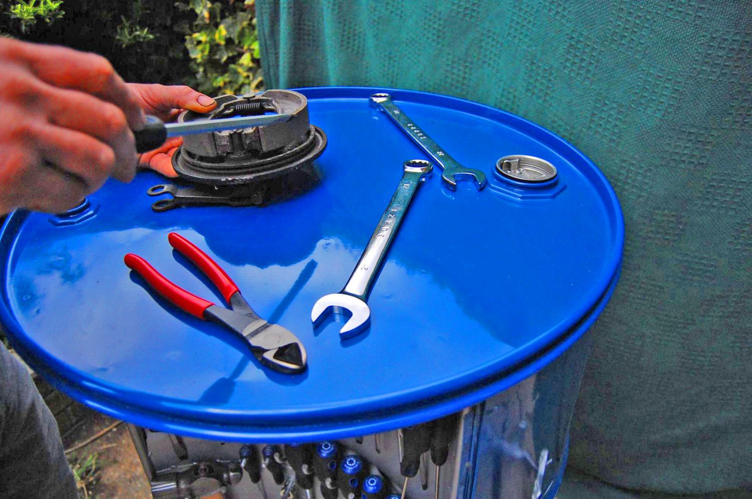 The Ultimate Toolbox - Drum Barrel Toolbox with rotating pegwalls holds tools and socket sets