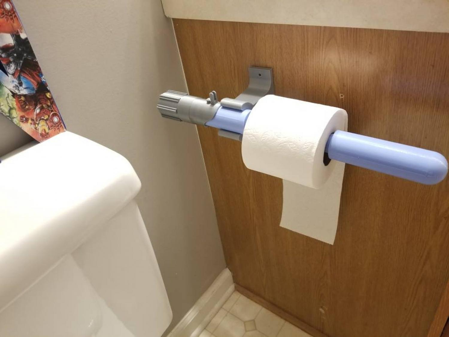 Star Wars lightsaber toilet paper holder - Wall mounted lightsaber Star Wars geeky toilet paper holder