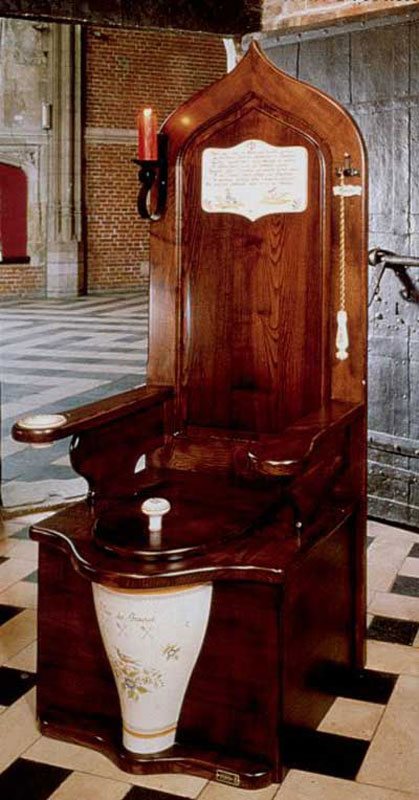 Wooden Kings Throne Toilet
