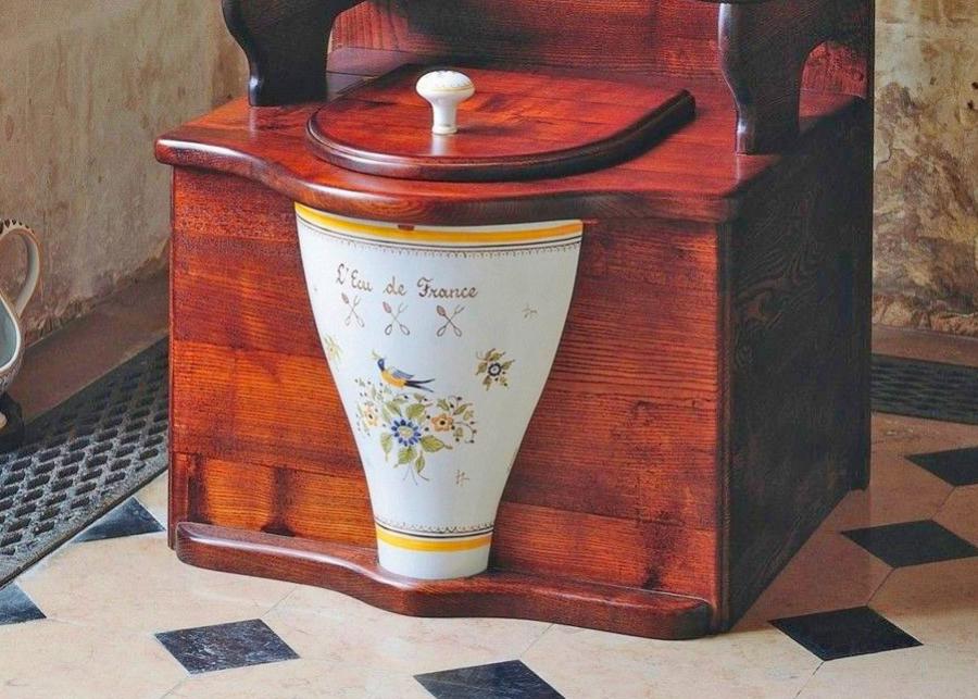 Wooden Kings Throne Toilet