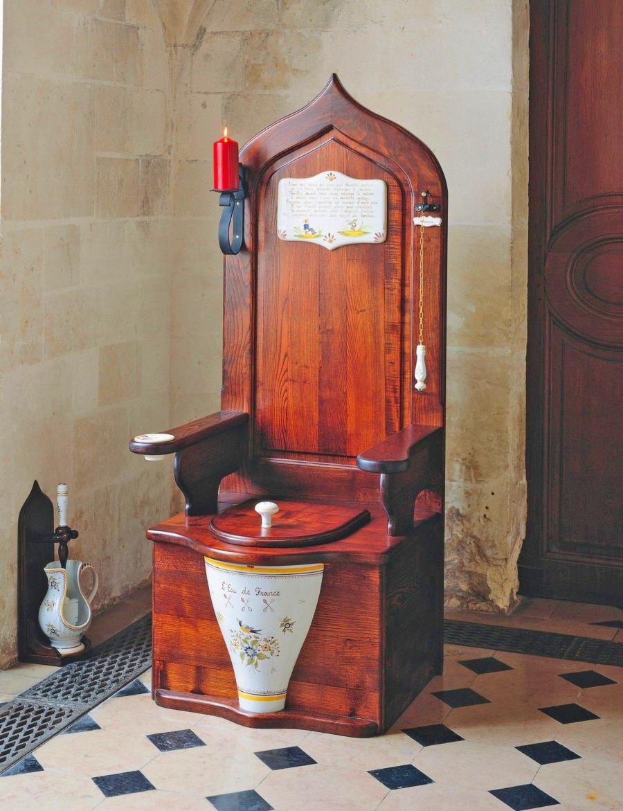 Wooden Kings Throne Toilet