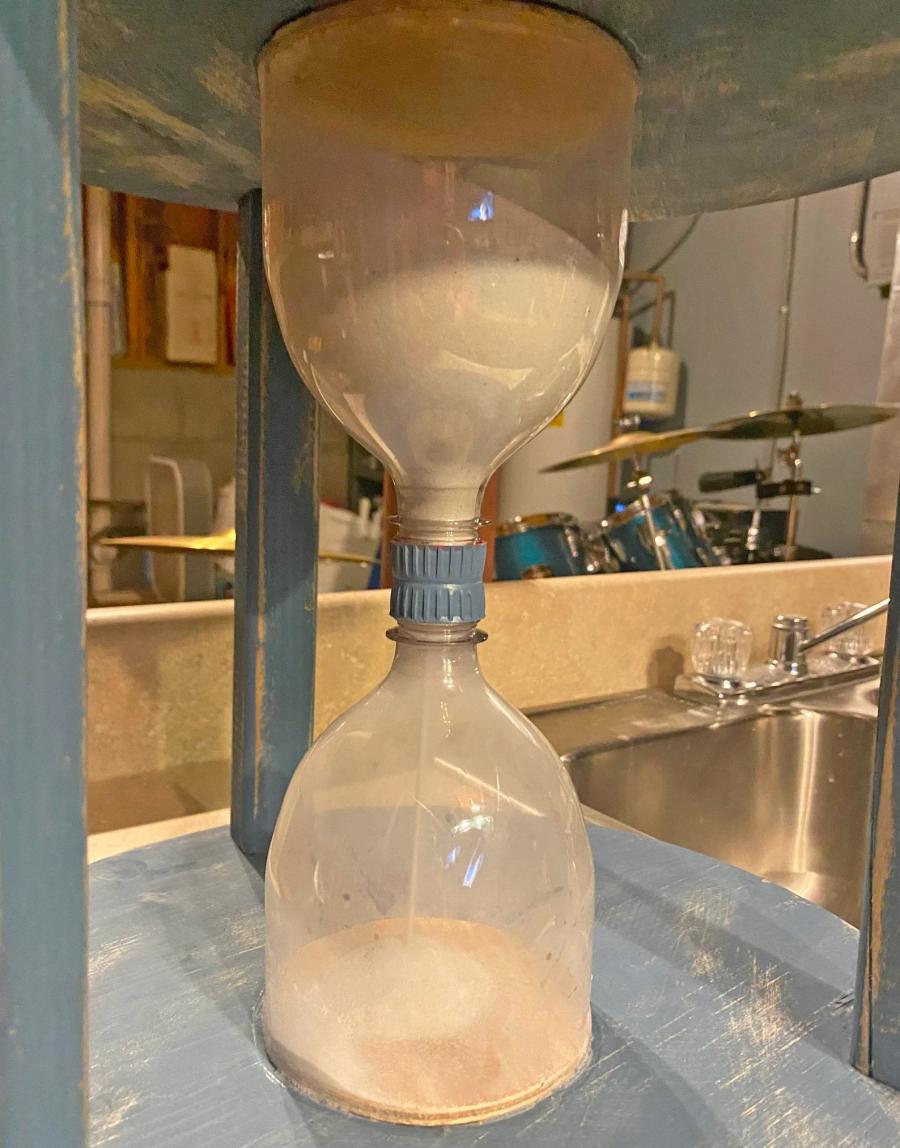 Time Out Sand Timer Stool - Kids time-out stool with hourglass sand timer