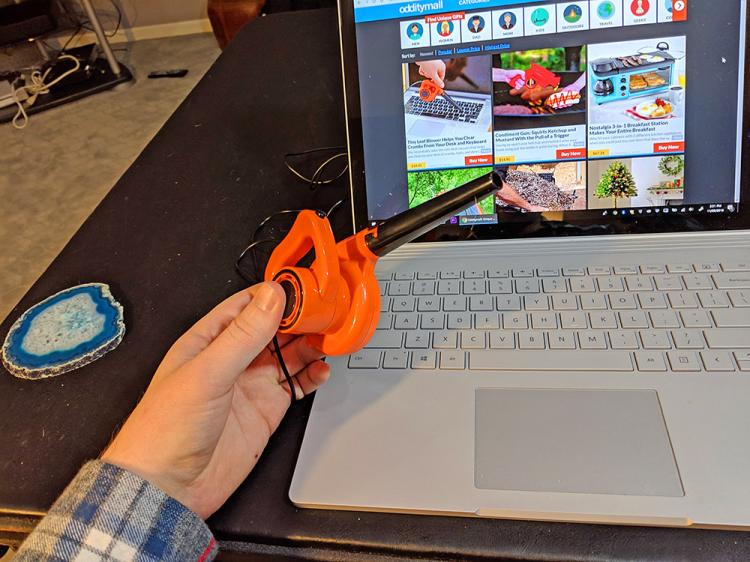 World's Tiniest Leaf Blower Desk Cleaner - USB Powered leaf blower keyboard cleaner