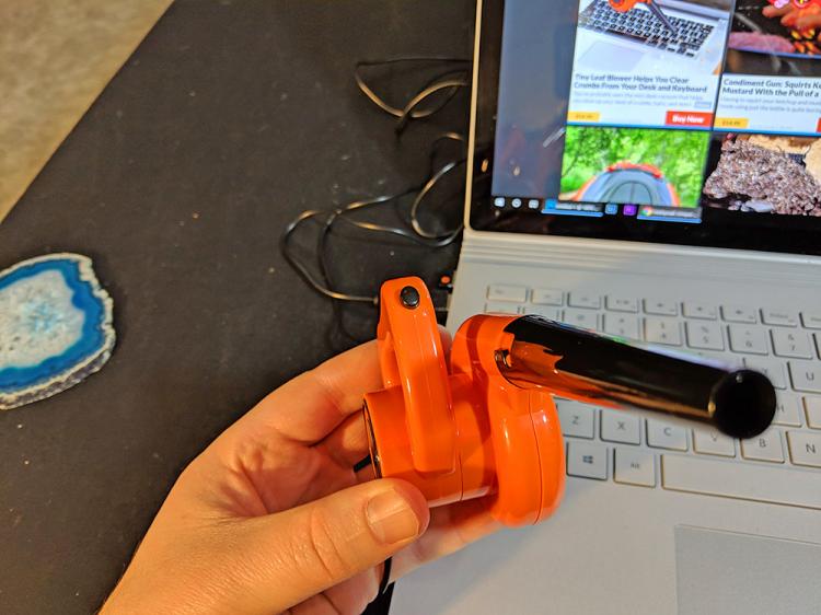 World's Tiniest Leaf Blower Desk Cleaner - USB Powered leaf blower keyboard cleaner