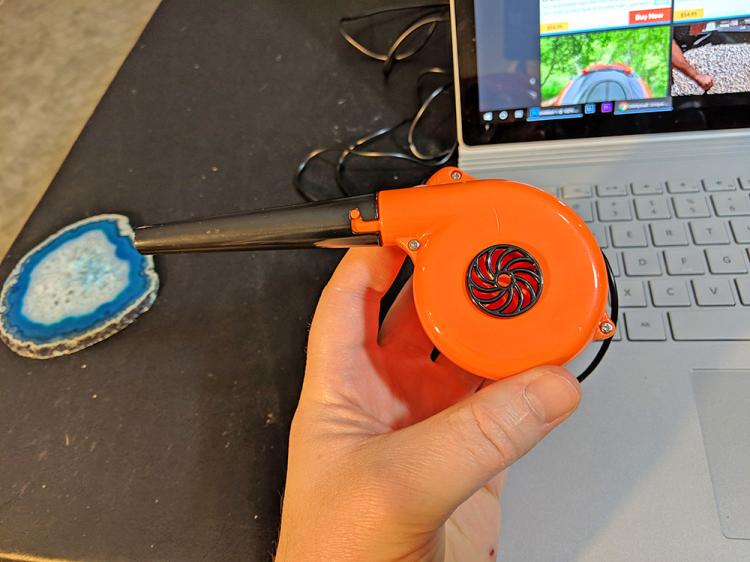 World's Tiniest Leaf Blower Desk Cleaner - USB Powered leaf blower keyboard cleaner