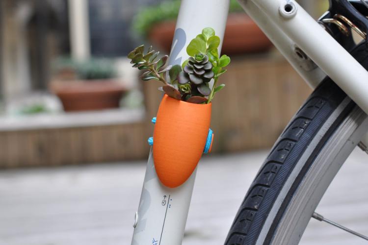 Mini magnetic planters for your bicycle - tiny plants you can attach to your bicycle
