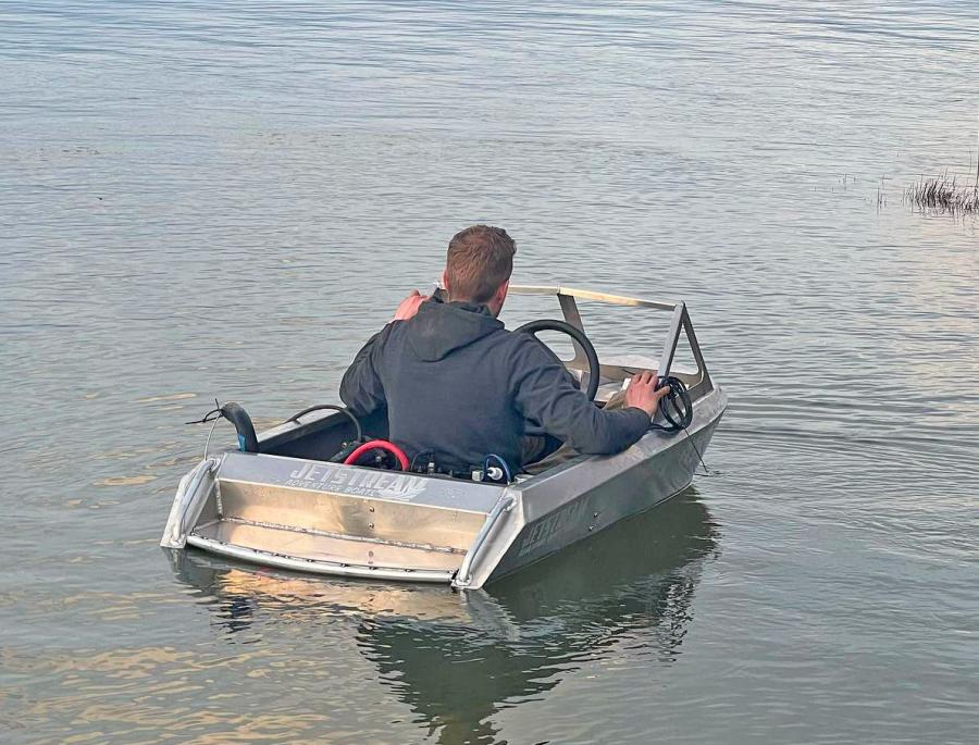 Tiny One Person Speed Boat - Micro jet boat
