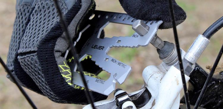Lever Gear Toolcard Pro Multi-Tool - 40 tools in 1 - fits in your wallet