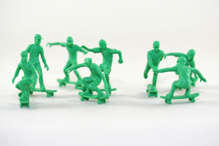 Toy Boarders - Little Green Army Men Skateboarders