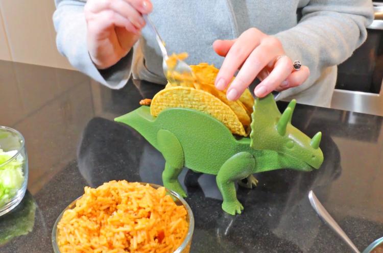 Tricerataco - Triceratops taco holder - Dinosaur shaped taco holder plate