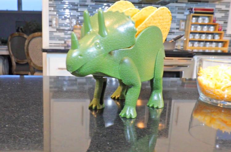 Tricerataco - Triceratops taco holder - Dinosaur shaped taco holder plate