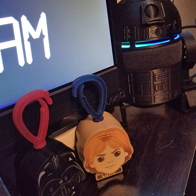 3D Printed Smart Speaker Holder Turns Your Amazon Echo Dot Into Star Wars Character R2-D2