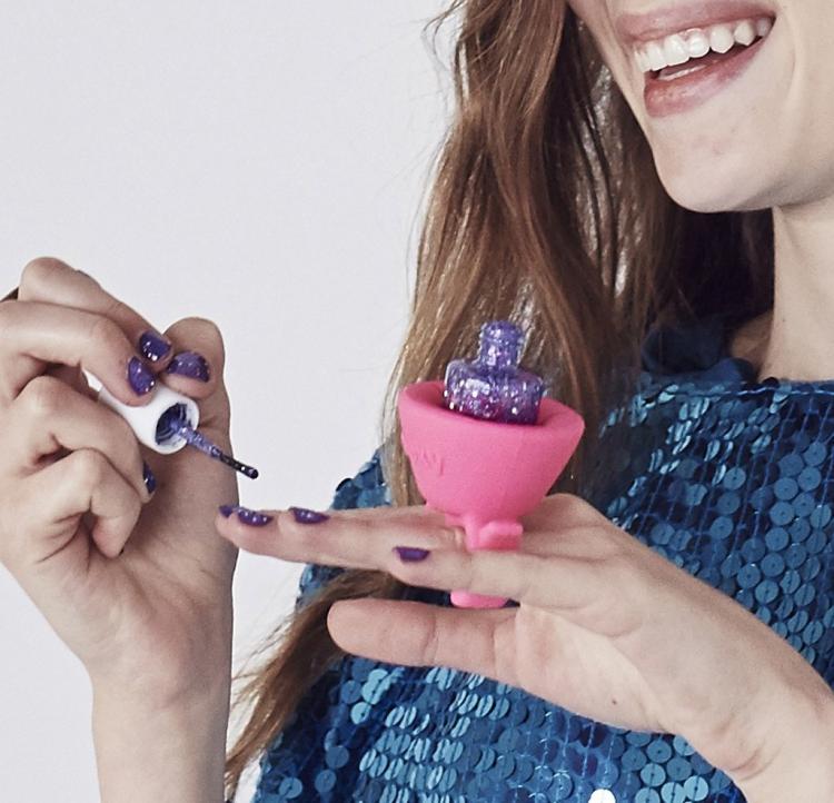 Tweexy Nail Polish Holder Flexible Ring