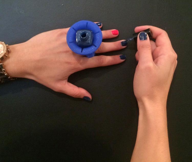 Tweexy Nail Polish Holder Flexible Ring