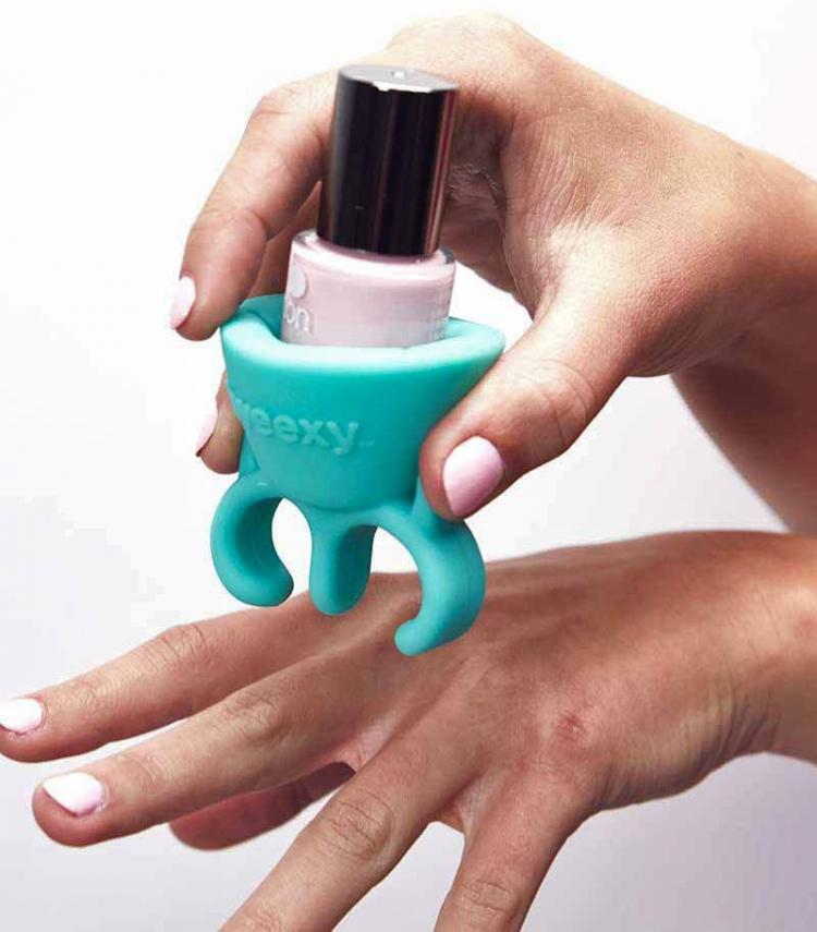 Tweexy Nail Polish Holder Flexible Ring