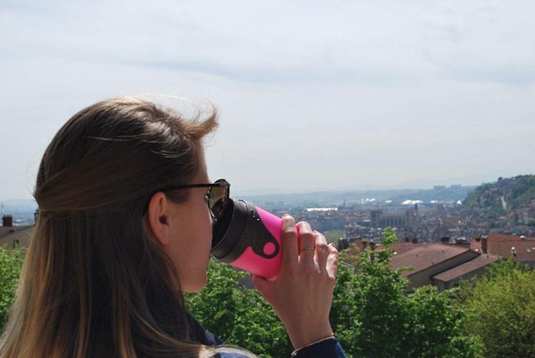 Twizz Travel Mug - Silicone Membrane Mug Lid - Aperture closing lid travel cup