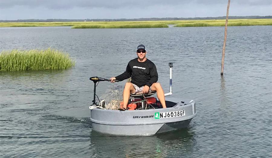 Ultraskiff 360 - Circular personal boat for fishing or hunting by yourself - 1 person boat