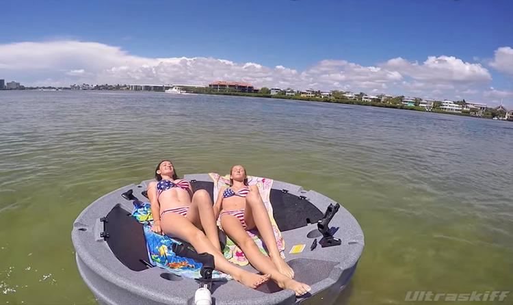 Ultraskiff 360 - Circular personal boat for fishing or hunting by yourself - 1 person boat