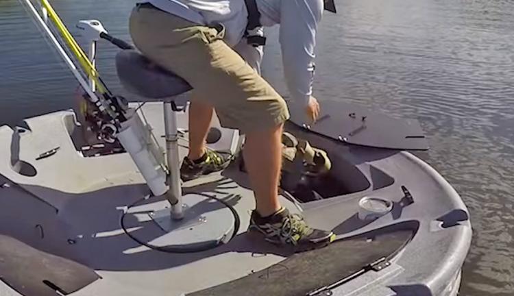 Ultraskiff 360 - Circular personal boat for fishing or hunting by yourself - 1 person boat
