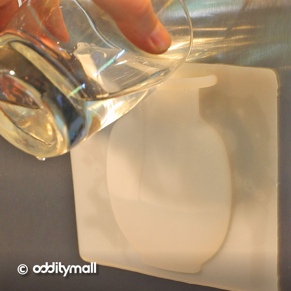 Silicone Vase - Magic silicone flower vase lets you put flowers or plants anywhere