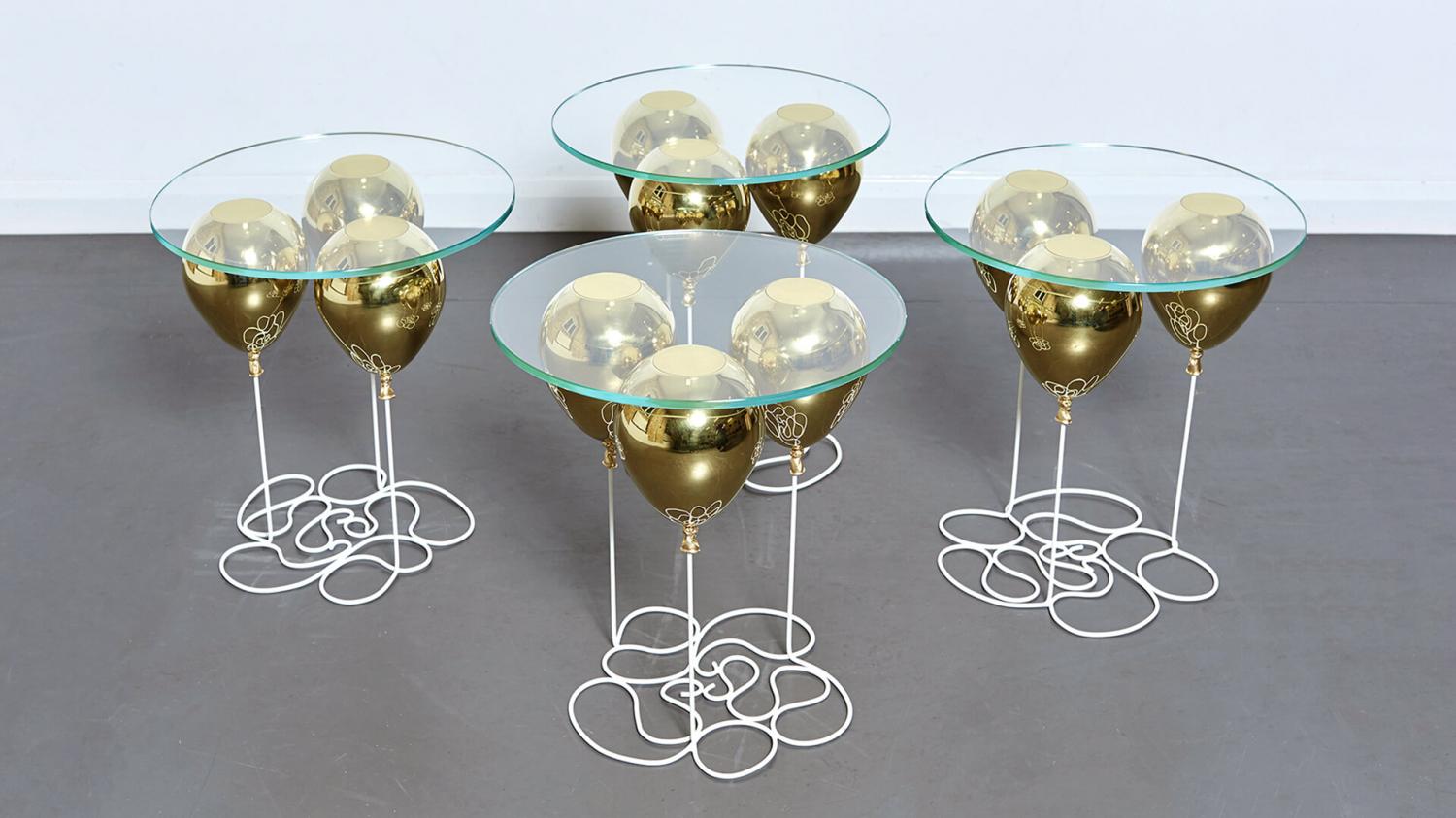 Up Balloon Table - Artsy table using balloons to hold up glass tabletop - Duffy London
