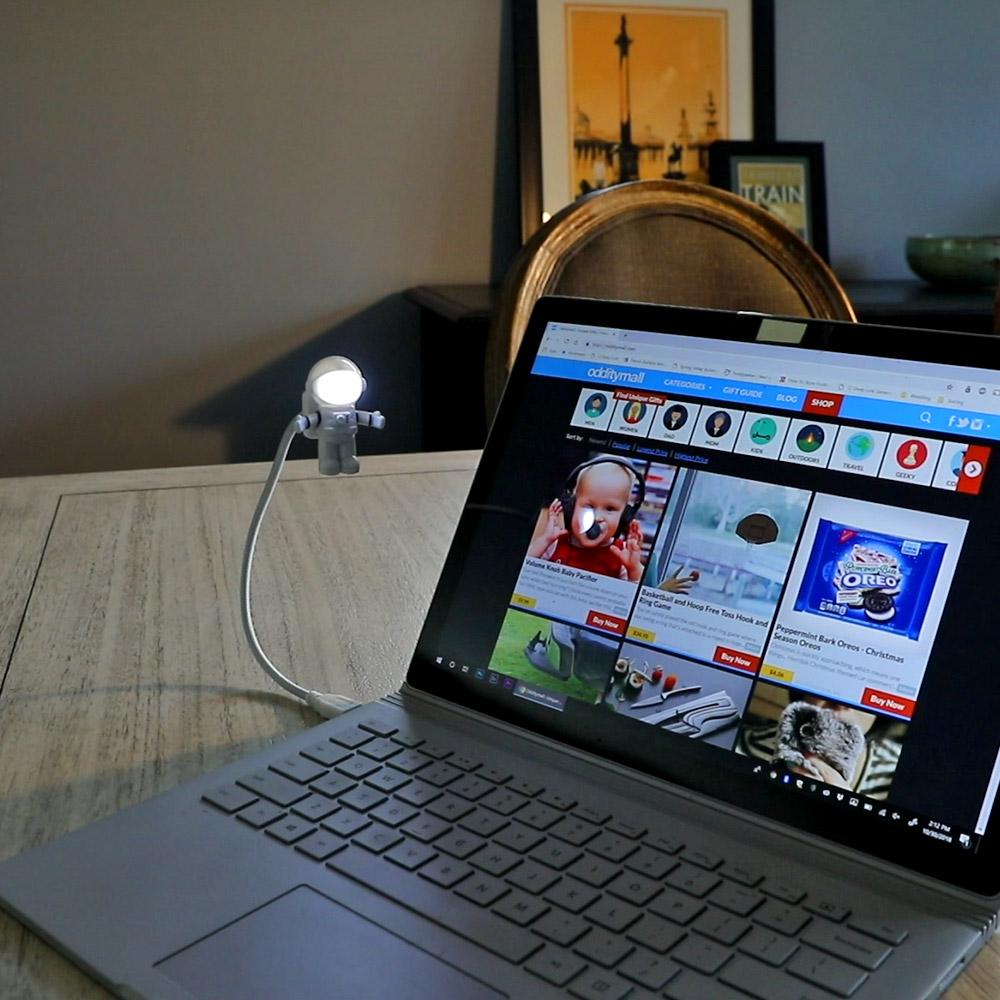 USB Astronaut Light - Astronaut flexible laptop lamp