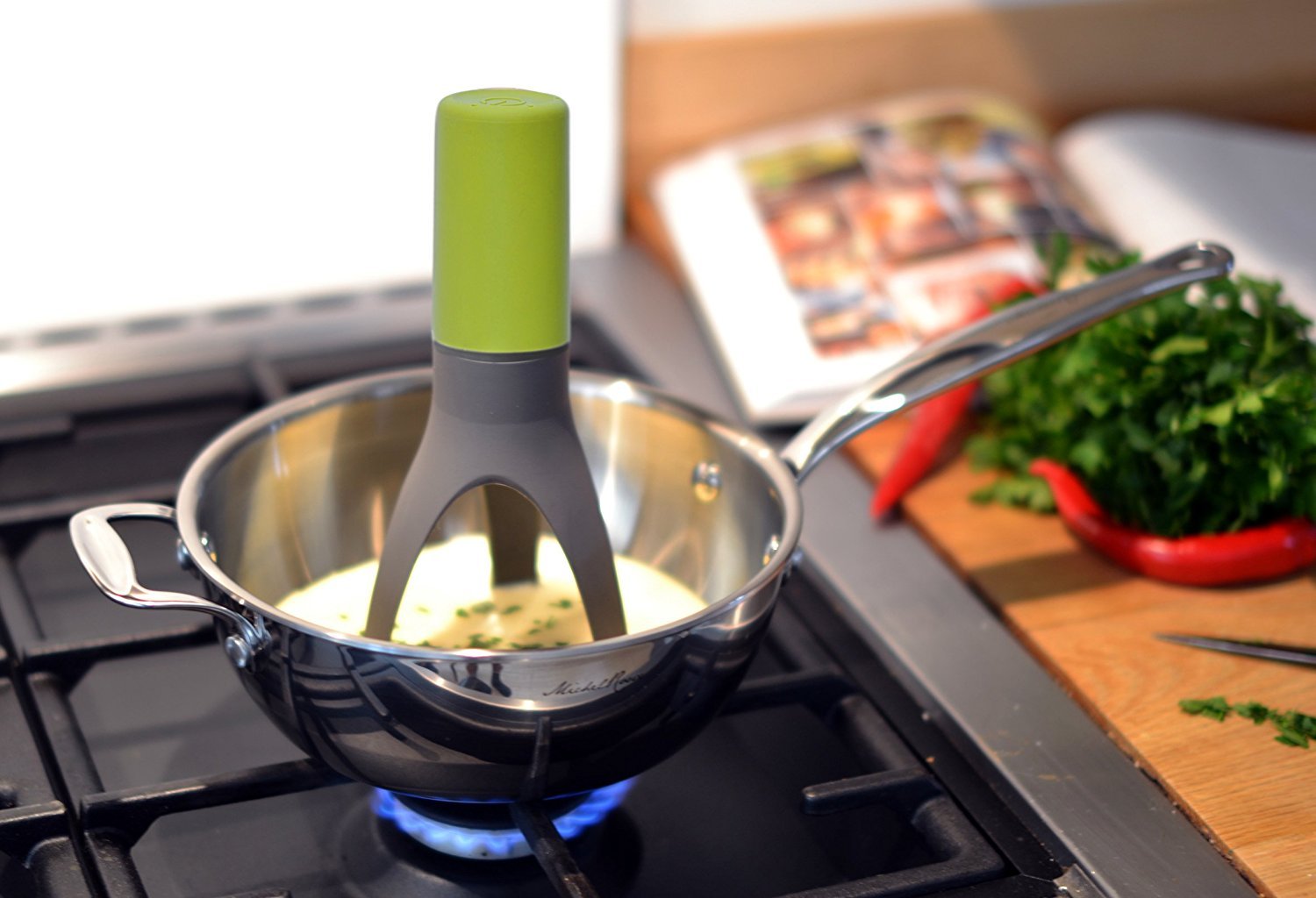  Self-Stirring Gadget - Uutensil Stirr Automatic sauce stirrer