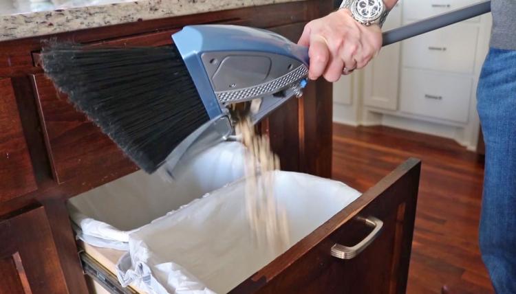 Vabroom Vacuum and Broom Combination - Smart Broom Vacuum
