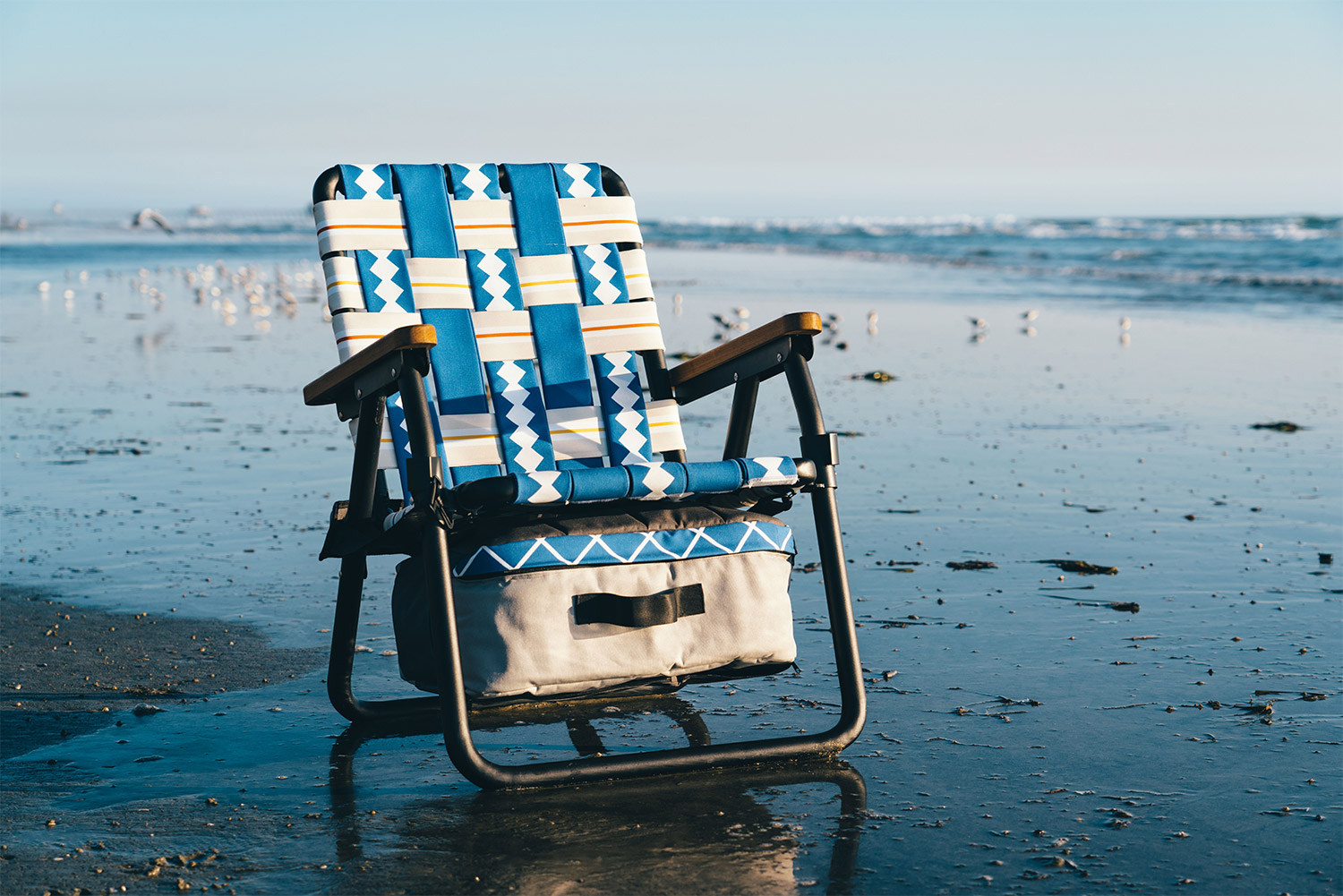Parkit Voyager Is a 3-in-1 Lawn Chair, Cooler, And Backpack - Adventure folding lawn chair