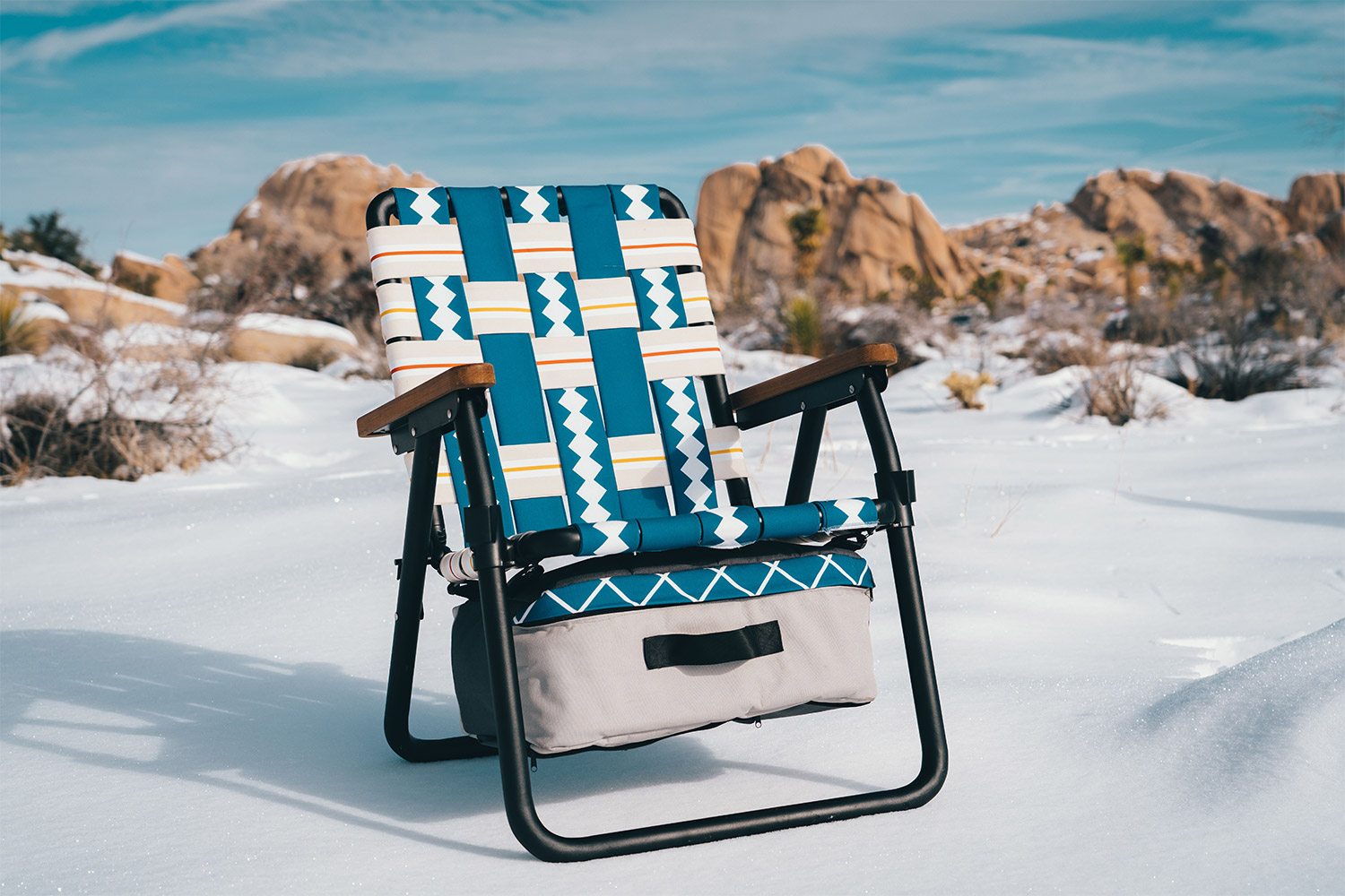 Parkit Voyager Is a 3-in-1 Lawn Chair, Cooler, And Backpack - Adventure folding lawn chair
