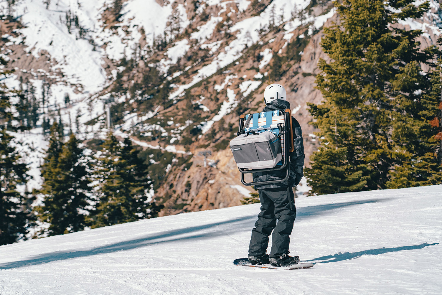 Parkit Voyager Is a 3-in-1 Lawn Chair, Cooler, And Backpack - Adventure folding lawn chair
