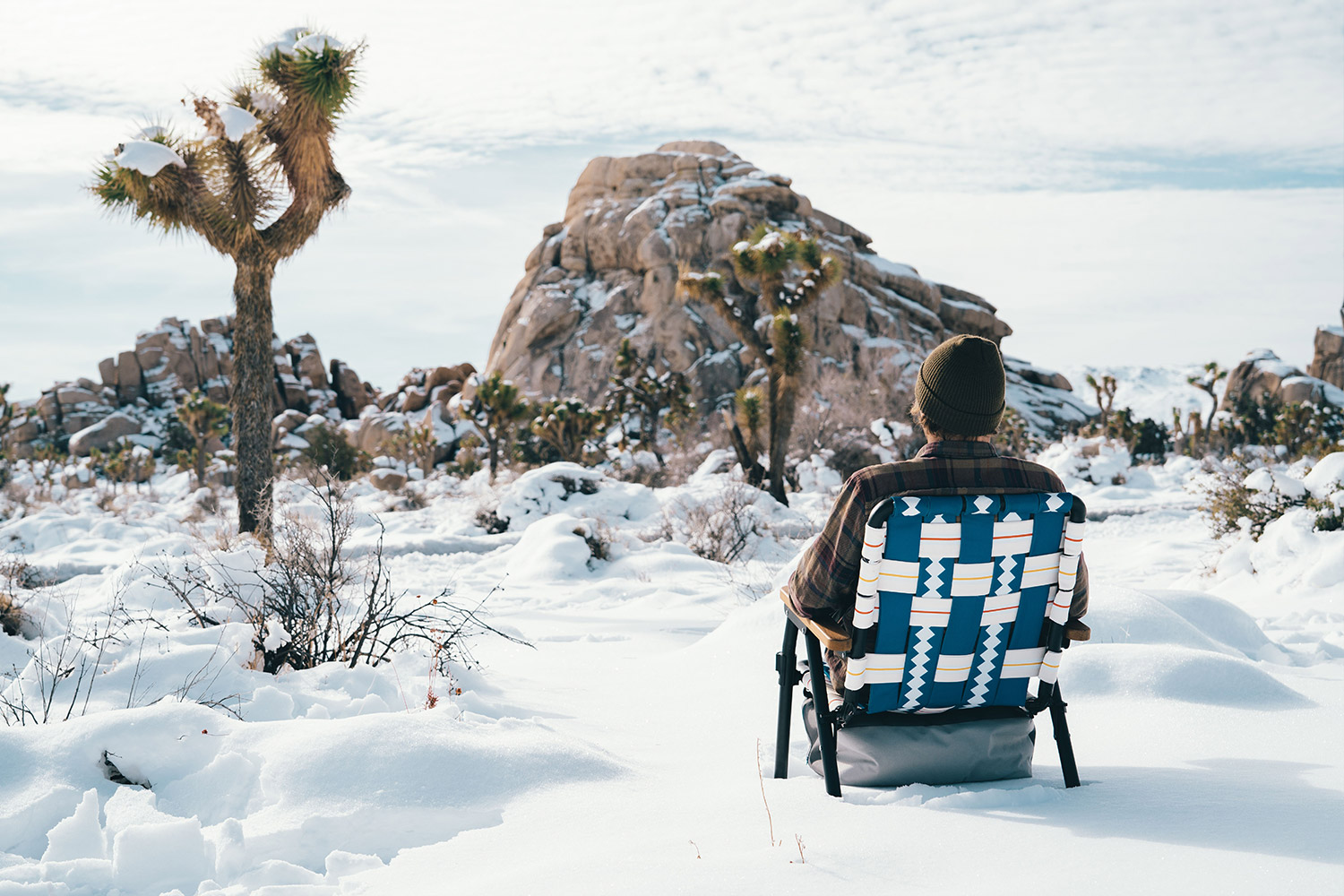 Parkit Voyager Is a 3-in-1 Lawn Chair, Cooler, And Backpack - Adventure folding lawn chair
