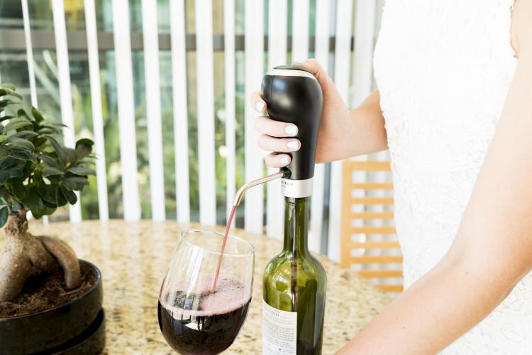 Waerator Wine Aerator Turns Your Bottle of Wine Into a Tap Dispenser - Wine bottle tap dispenser and aerator