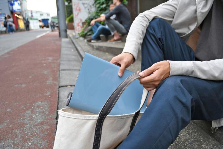 Walk Car: Flat Hoverboard Electric Scooter Looks Like a Laptop - Flat scooter fits into purse