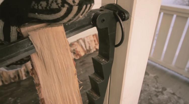 Stikkan Wall Mounted Log Splitter