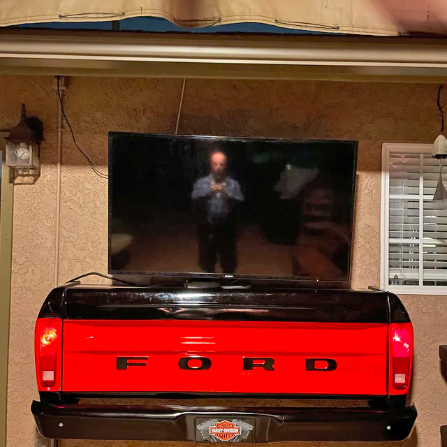 Wall Mounted Truck Tailgate Bar