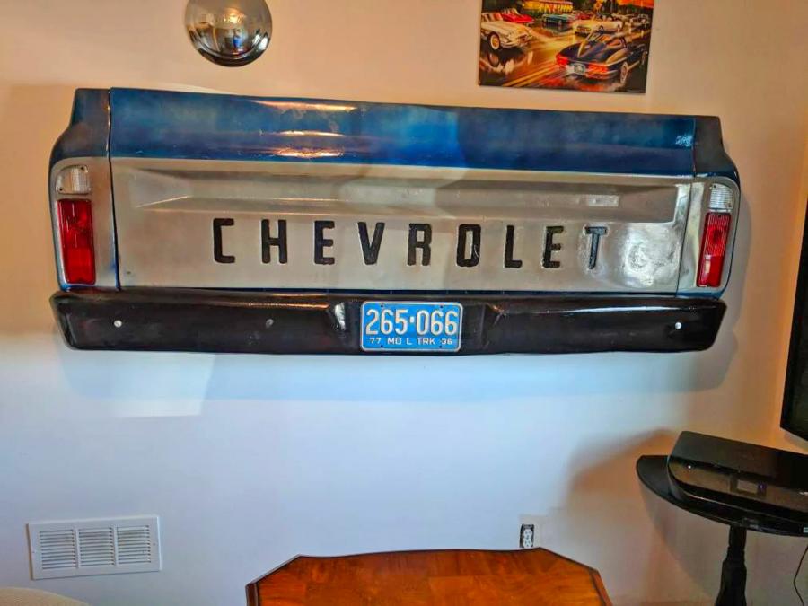 Wall Mounted Truck Tailgate Bar
