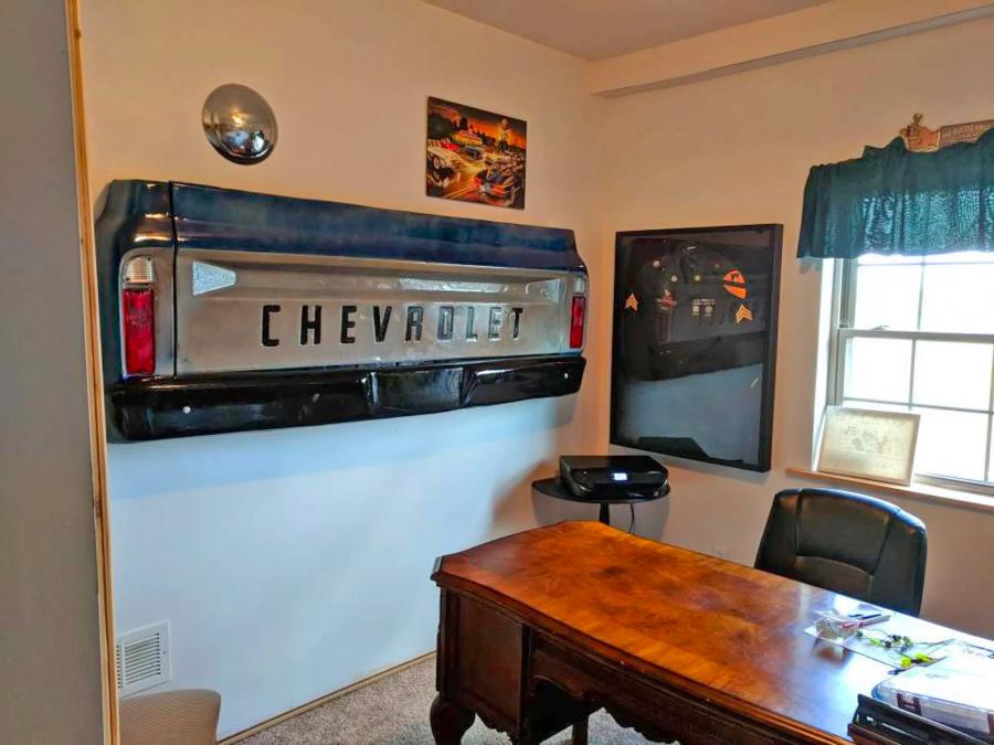 Wall Mounted Truck Tailgate Bar