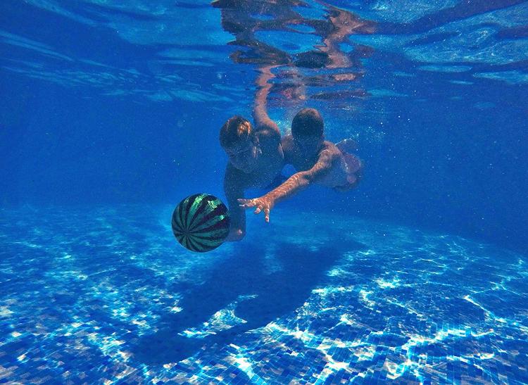Watermelon Ball: Pool Ball That You Can Pass and Dribble Underwater