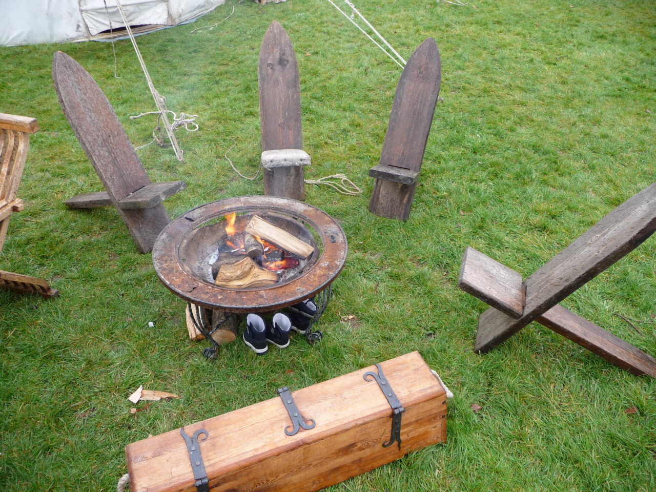 Best viking chair designs - DIY Viking chair and bog chair design inspiration