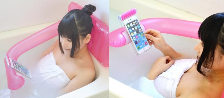Coolest Japanese Gadgets - This Inflatable Bath Pillow Holds Your Phone While In The Tub