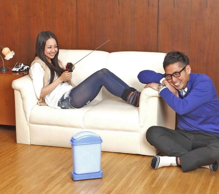 Coolest Japanese Gadgets - Remote Controlled Garbage Can Lets You Bring The Trash To You