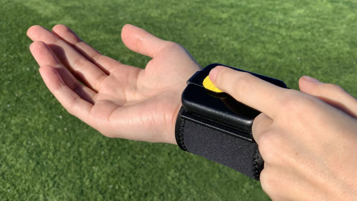 Wearable Hand Sanitizer Dispenser Pumps Disinfectant Into Your Palm - Pumpix wrist band sanitizer spray