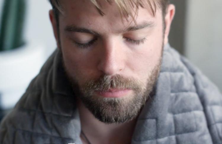 Gravity Blanket - A Weighted Blanket Helps Calm Anxiety
