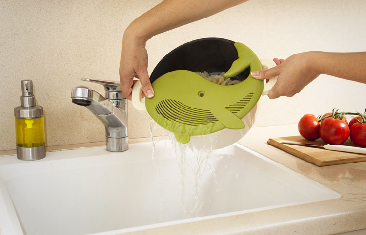 Whale Pot Strainer
