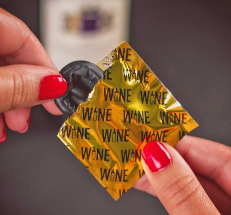 Wine Condoms - Rubber latex condom for wine bottles